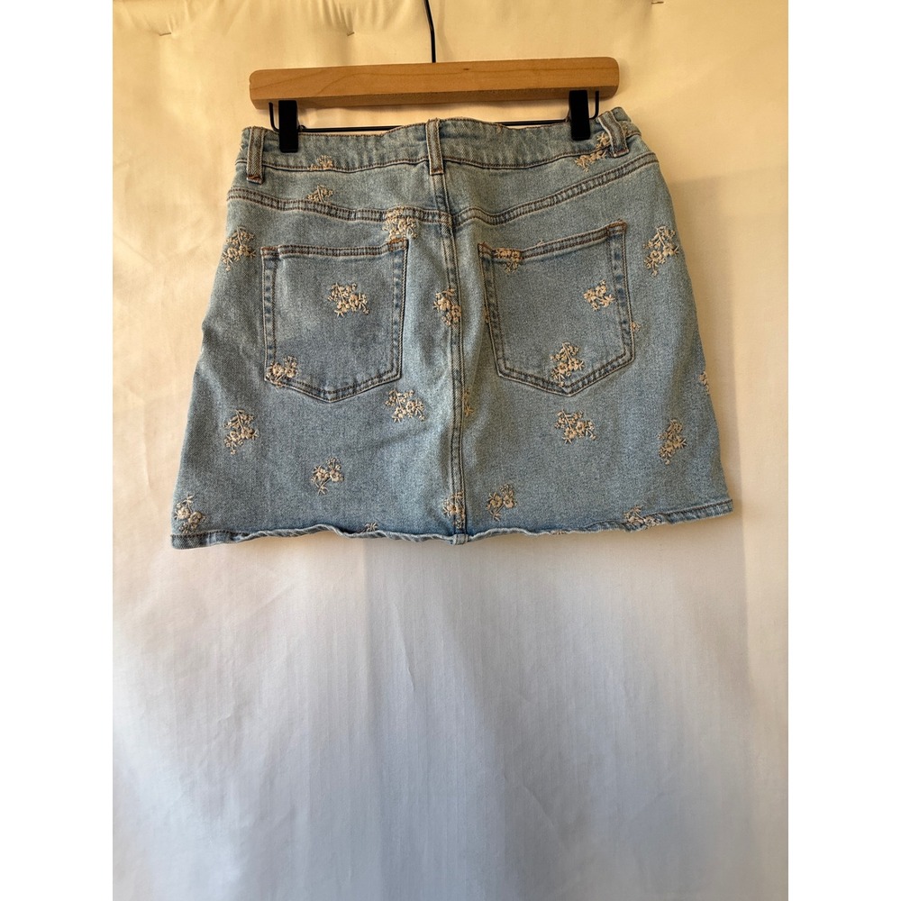 And Now This Womens Light Wash Floral Embroidered Denim Mini Skirt Size M - Picture 6 of 6